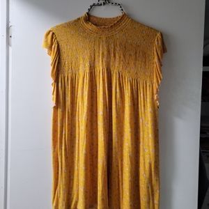 Yellow small flowered shirt with ruffle sleeve